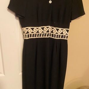 Ladies Donna Morgan dress